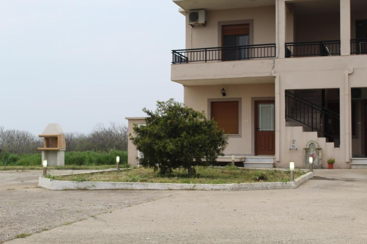 Vakis Apartments Romanon Экстерьер фото