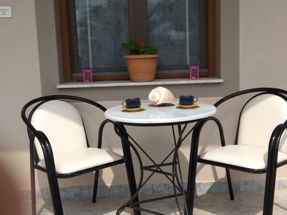 Vakis Apartments Romanon Экстерьер фото